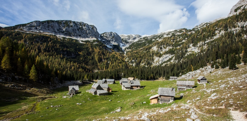 Pri gradnji in obnovi objektov vam lahko pomagata naši brošuri 